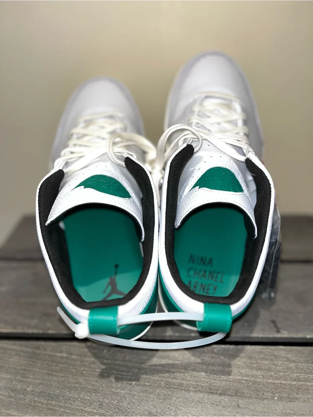 Jordan Women’s White and Green Low-Top Sneaker Sz. 10.5 - Picture 4 of 8